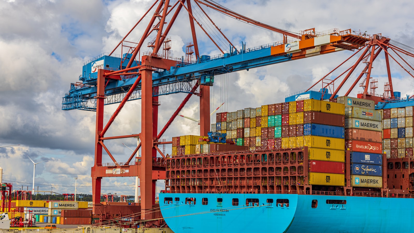 The $166 Billion Countdown: What Prediction Markets Say About the Tariff Refund Test